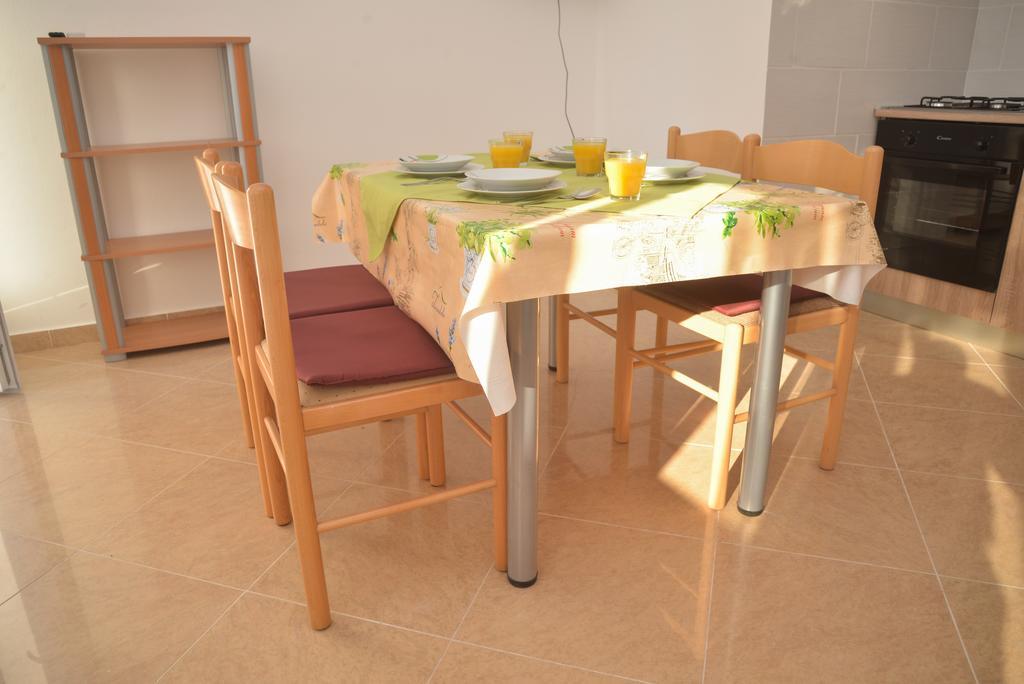 Apartments Lavanda Туран Екстериор снимка