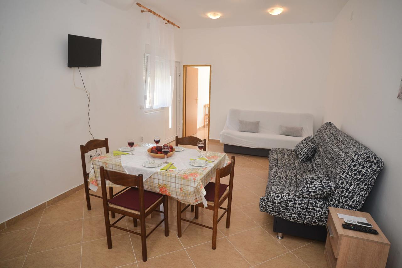 Apartments Lavanda Туран Екстериор снимка