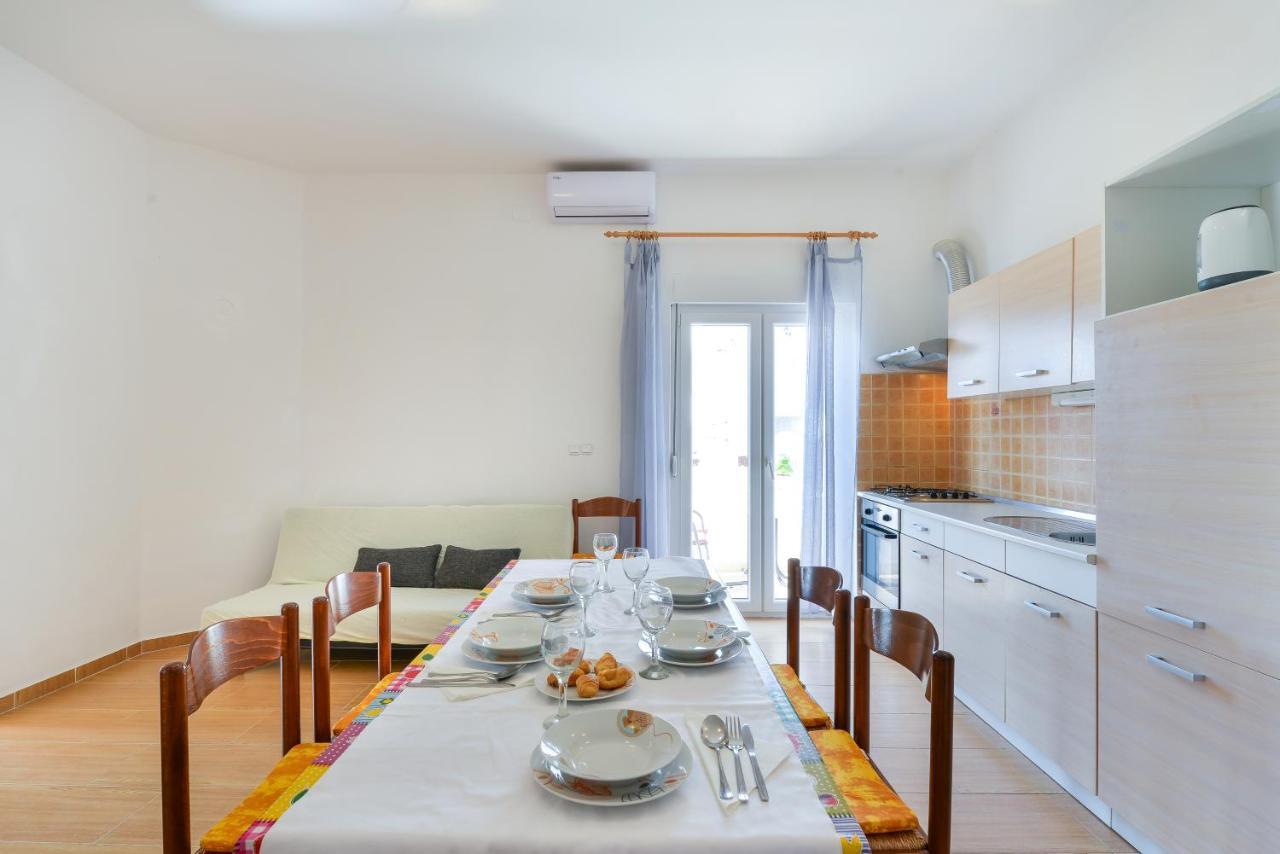 Apartments Lavanda Туран Екстериор снимка