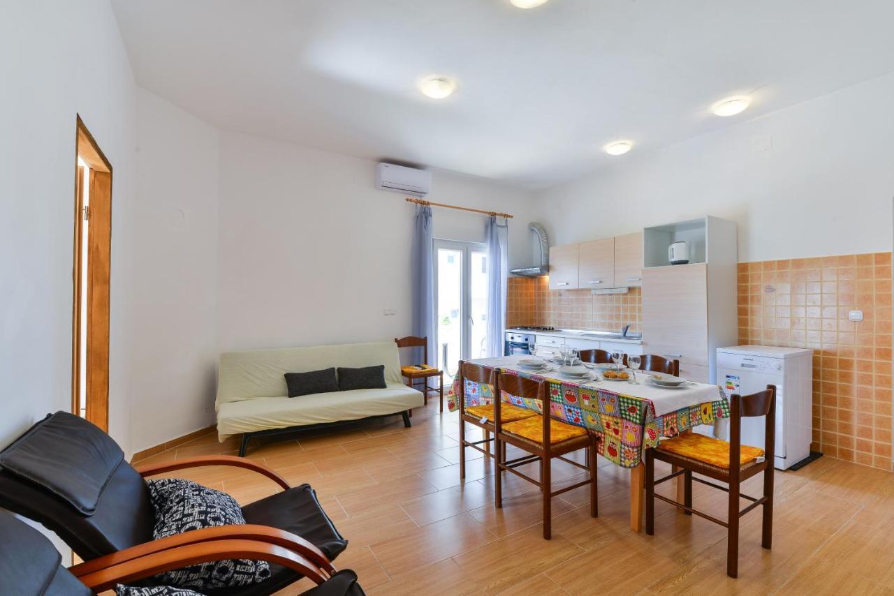 Apartments Lavanda Туран Екстериор снимка