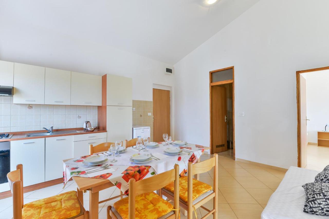 Apartments Lavanda Туран Екстериор снимка