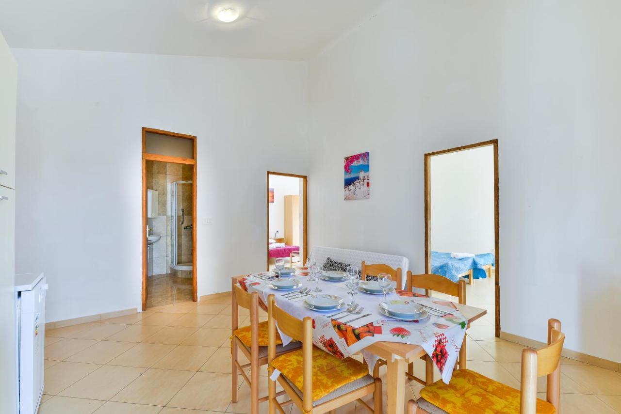 Apartments Lavanda Туран Екстериор снимка