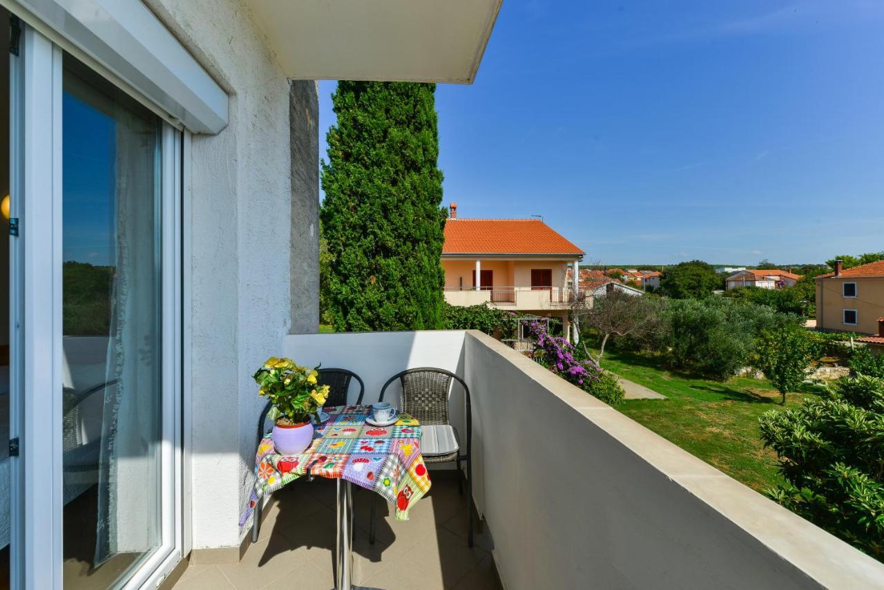 Apartments Lavanda Туран Екстериор снимка