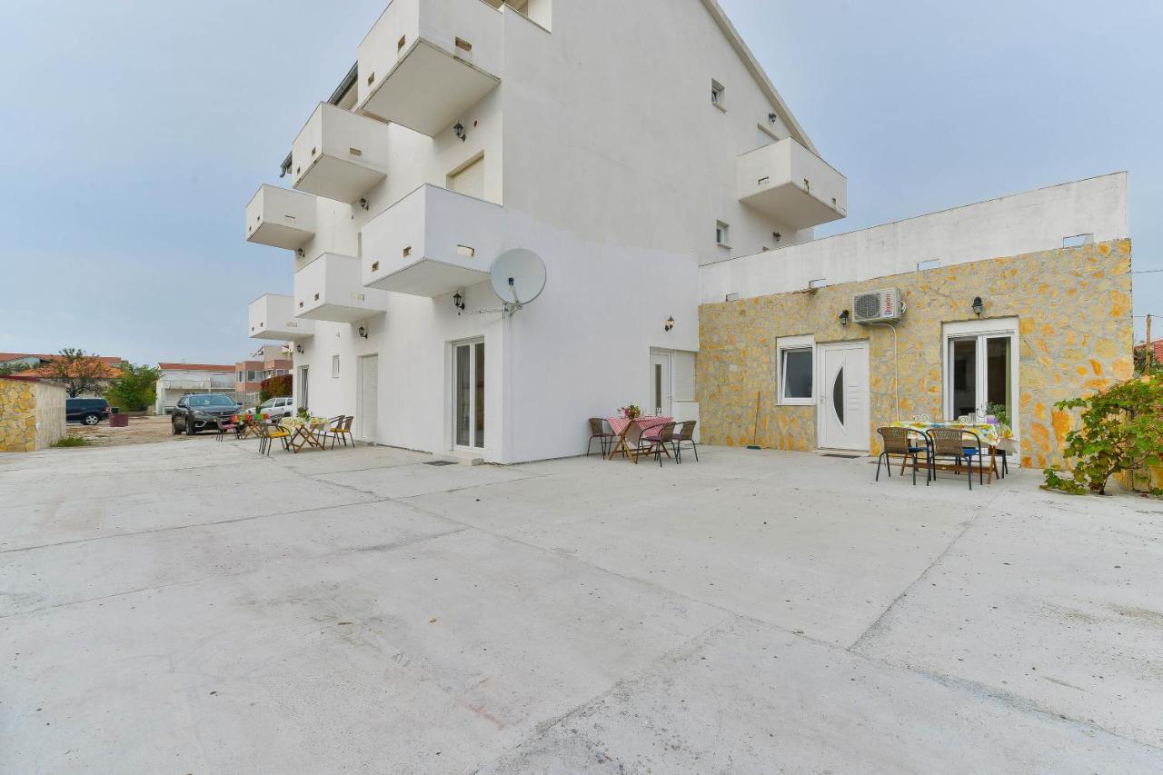 Apartments Lavanda Туран Екстериор снимка