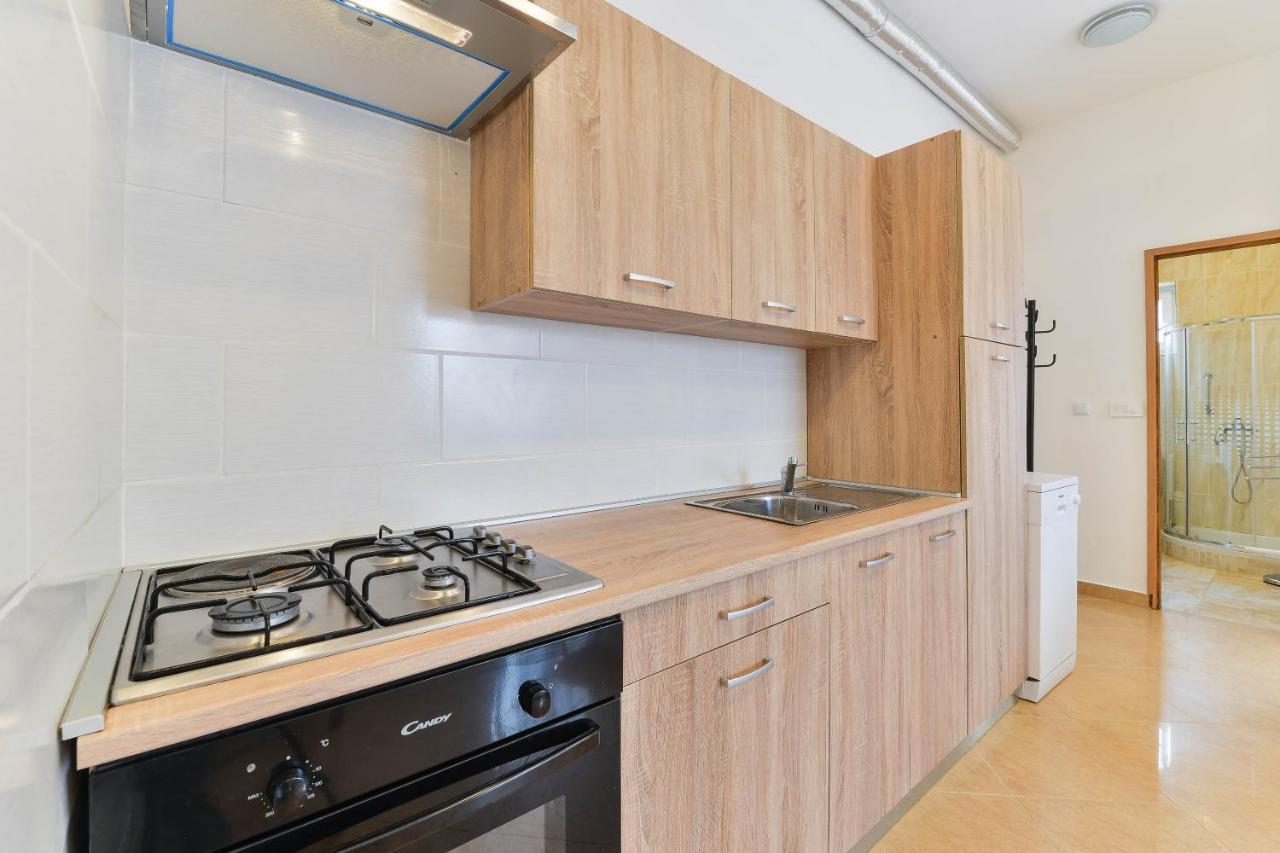 Apartments Lavanda Туран Екстериор снимка