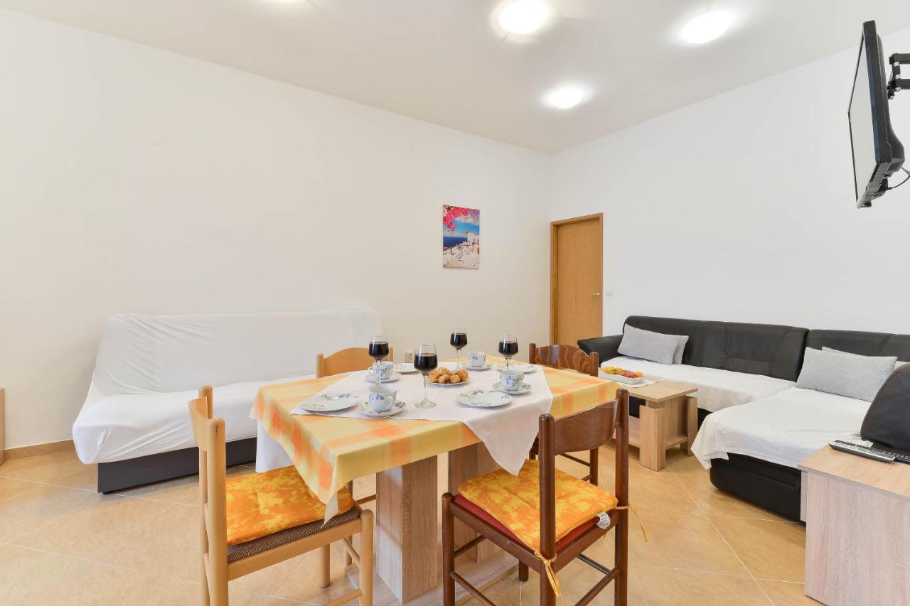 Apartments Lavanda Туран Екстериор снимка