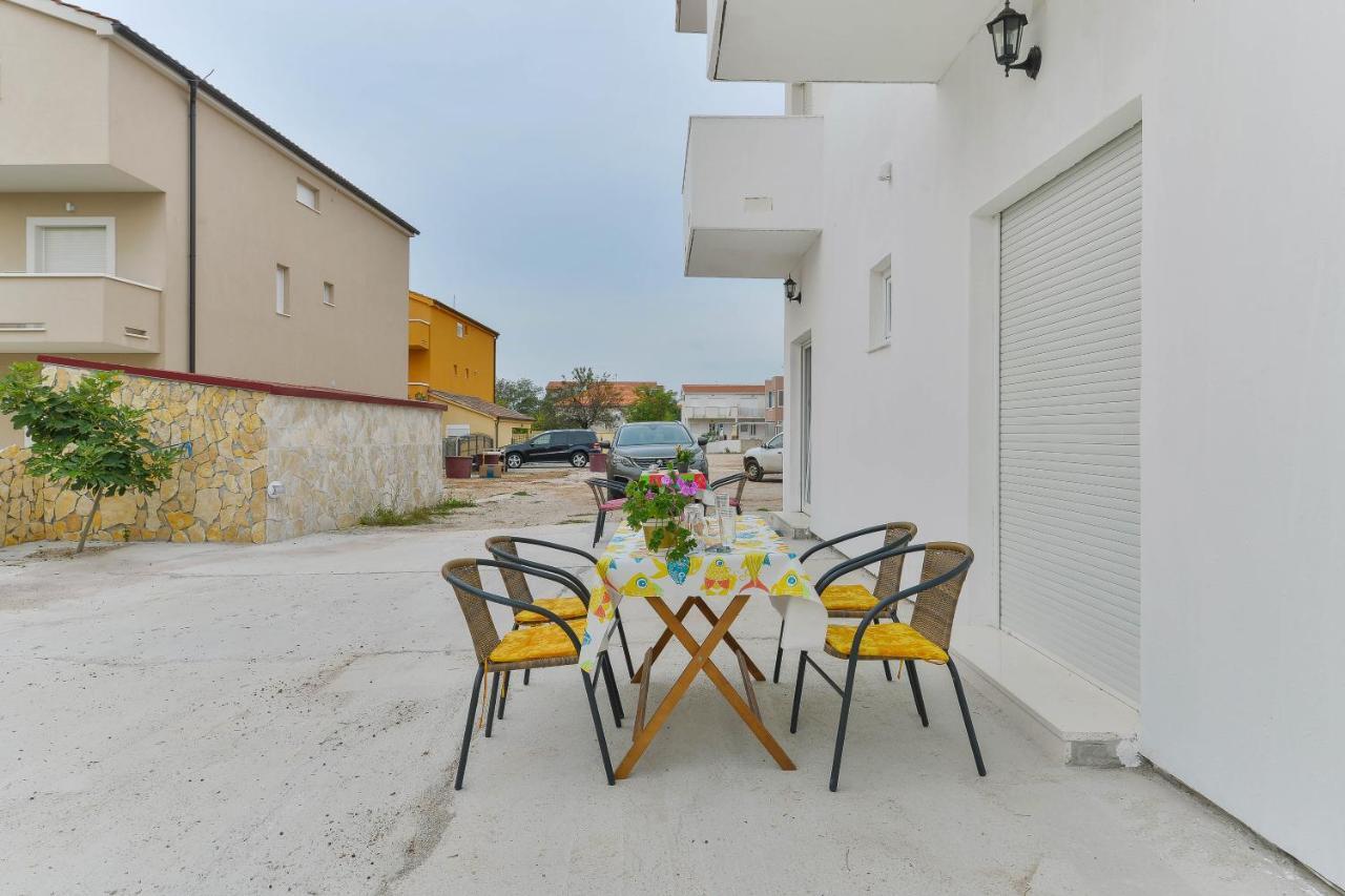 Apartments Lavanda Туран Екстериор снимка