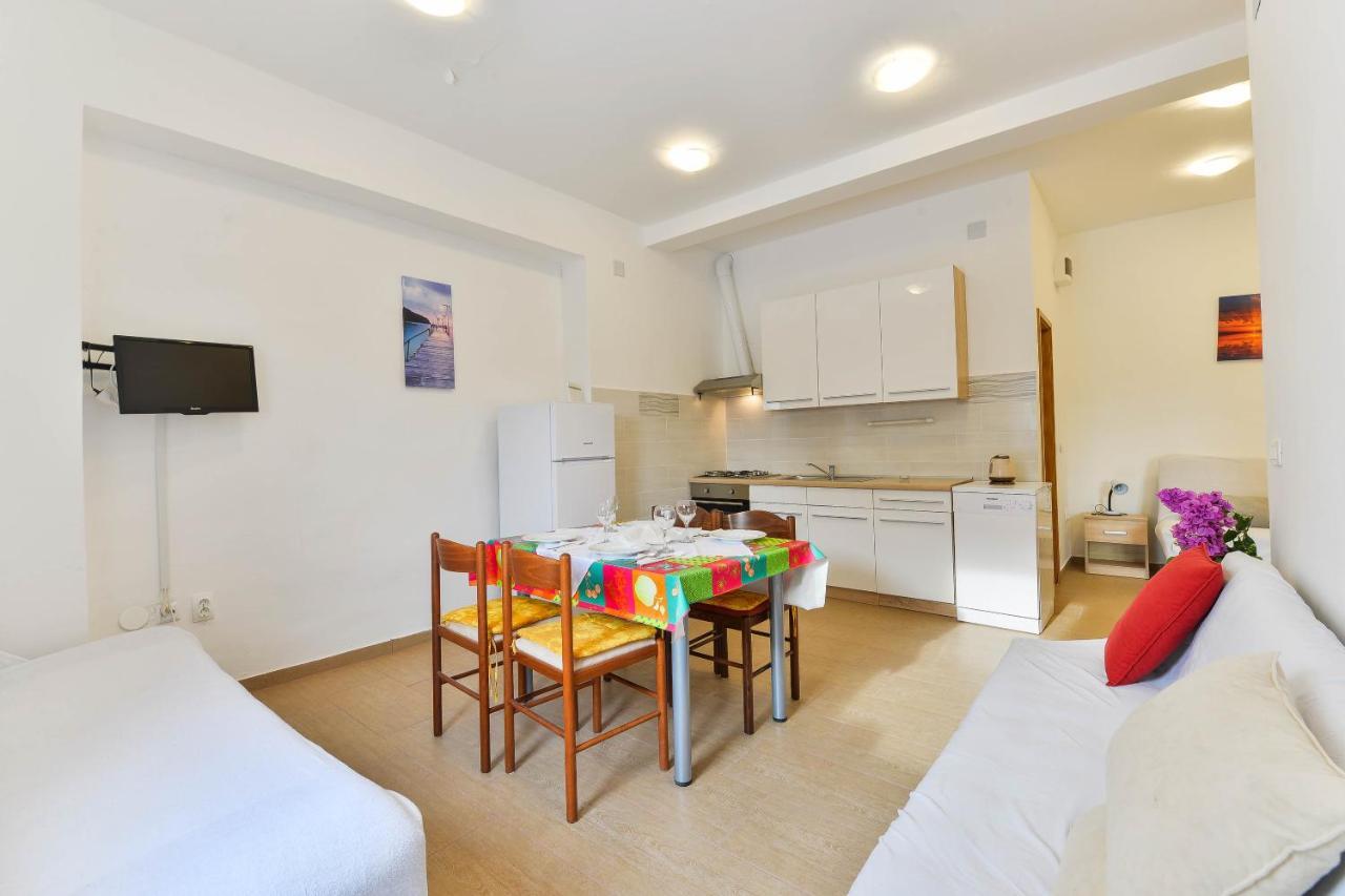 Apartments Lavanda Туран Екстериор снимка